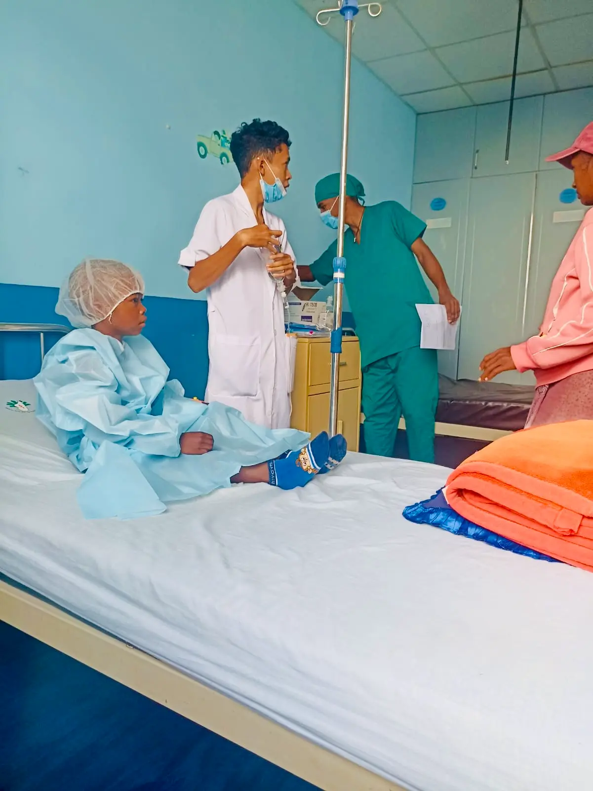 Action RAGON : prise en charge chirurgicale urgente d’un enfant à Fianarantsoa. Enfant pris en charge à l’hôpital de Fianarantsoa pour une opération chirurgicale urgente financée par RAGON et The Anja Reserve Lodge à Madagascar.